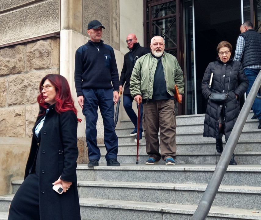 Zora Dobričanin Nikodinović, Ratko Romić, Milan Radonjić, Ivančica Marković ispred Apelacionog suda (foto: Danica Đokić / Cenzolovka)